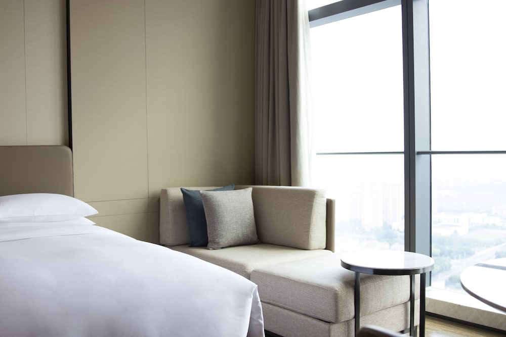 Фото Zhangjiagang Marriott Hotel