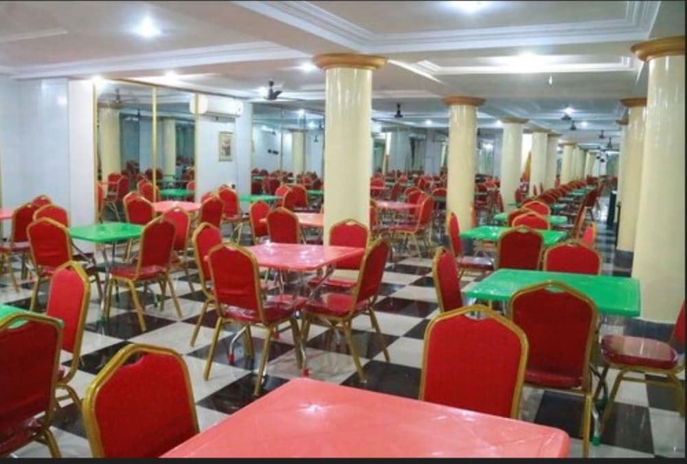 Фото Cute Villa Hotel and Suites