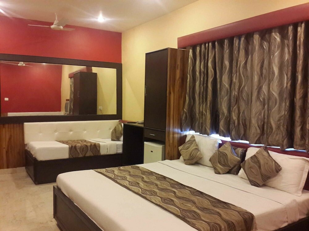 Фото Hotel Varuna