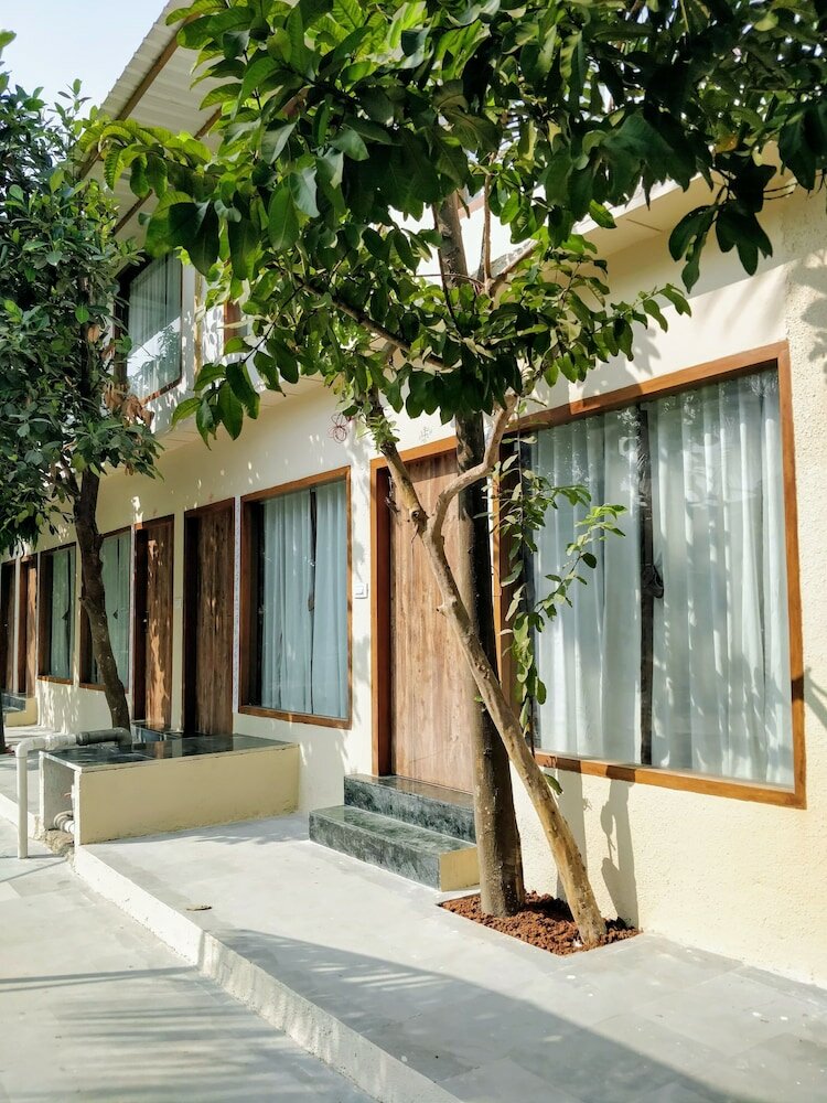 Фото Pushp Vatika Resort & Lawns