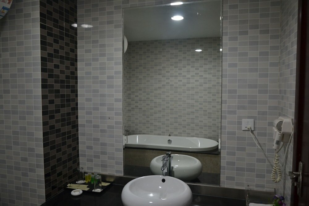 Фото Kololo Courts Hotel & Restaurant