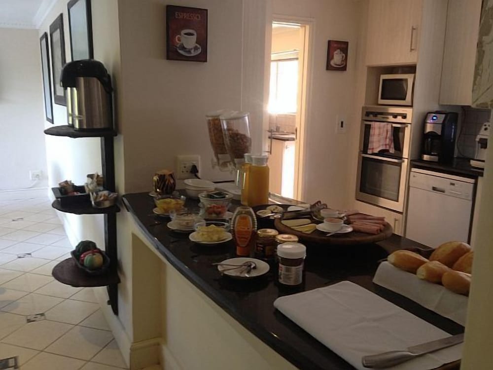 Фото Amakhaya Lodge