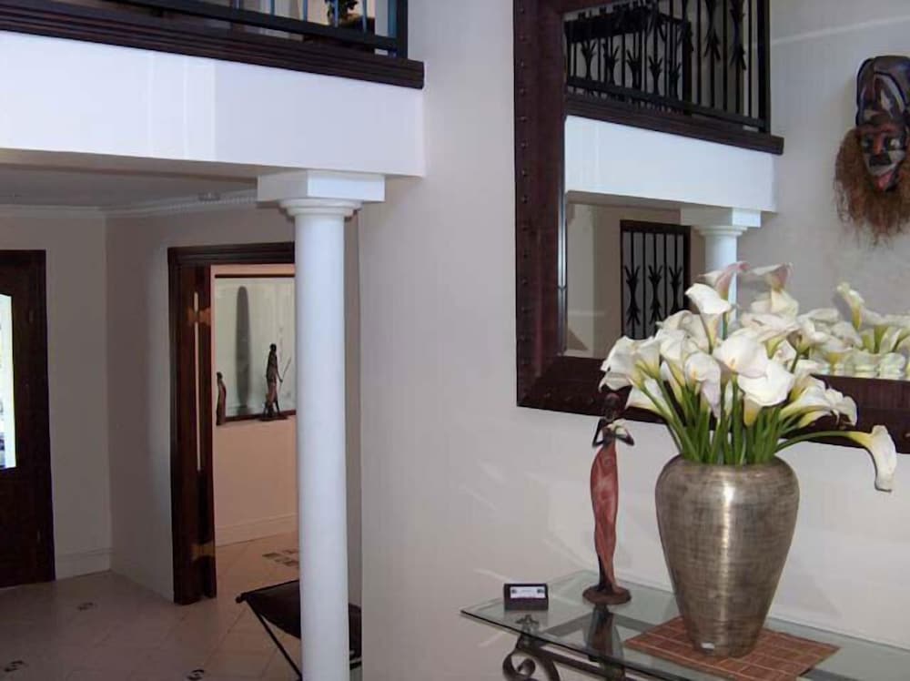 Фото Amakhaya Lodge