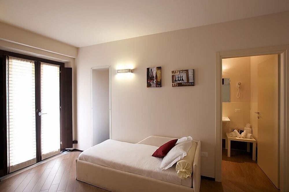 Фото La Residenza Leon d'Oro