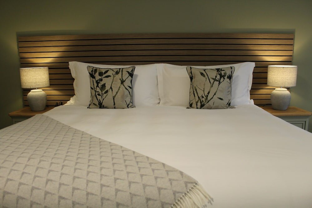 Фото Monarch House Serviced Apartments