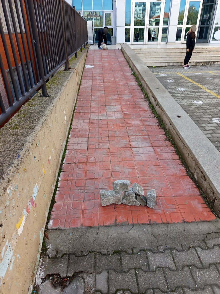 School Yavuz Selim Secondary School, Izmir, photo