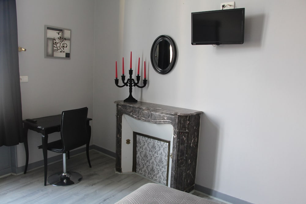 Фото Hotel Au Chapon Fin