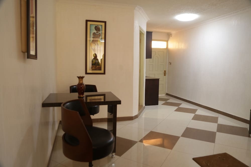 Фото Elite Suites Hotel