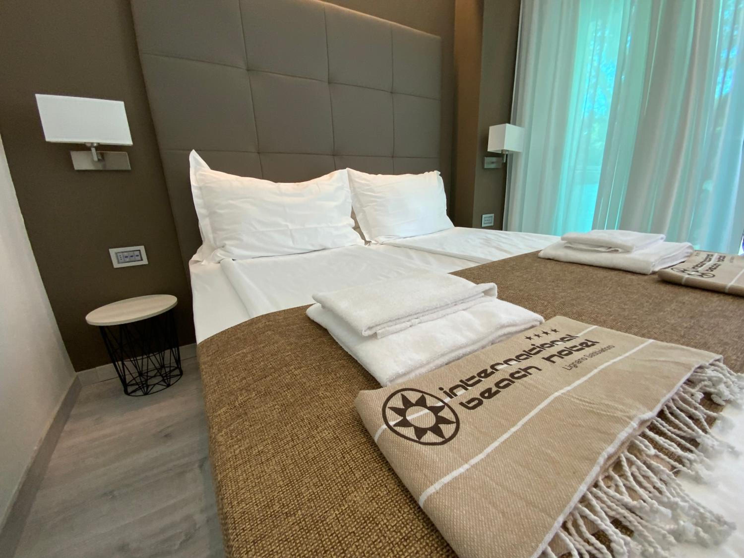 Фото International Beach Hotel