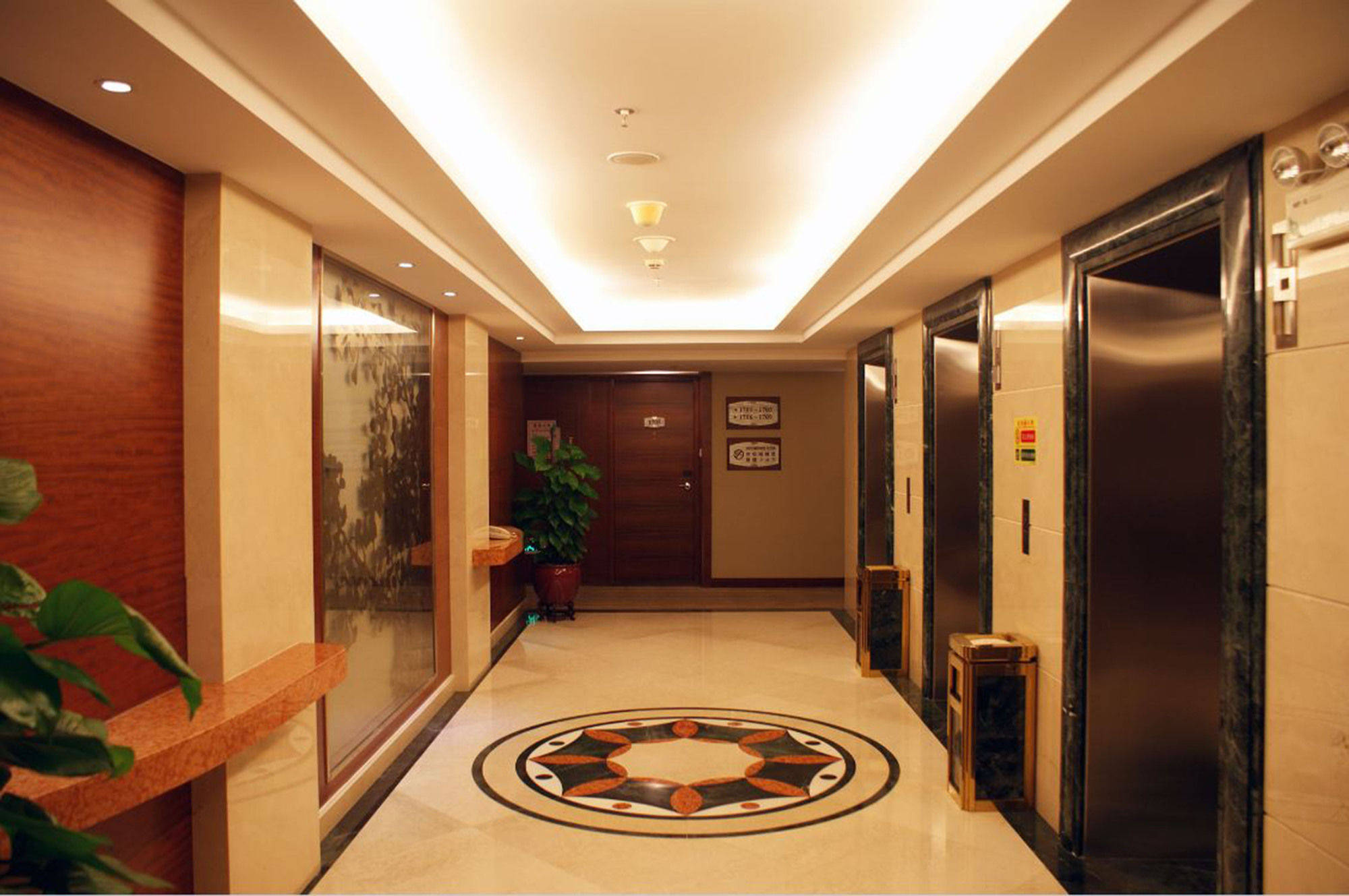 Фото Holiday Inn Shenzhen Donghua, an Ihg Hotel