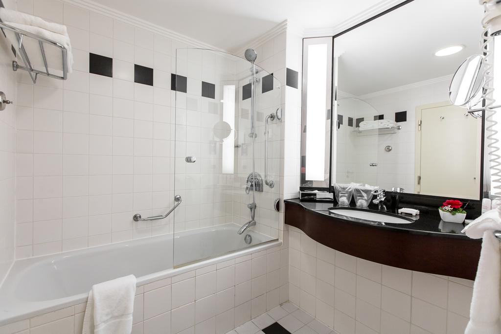 Фото Radisson Blu Carlton Hotel, Bratislava