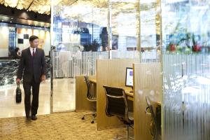 Фото The Kowloon Hotel