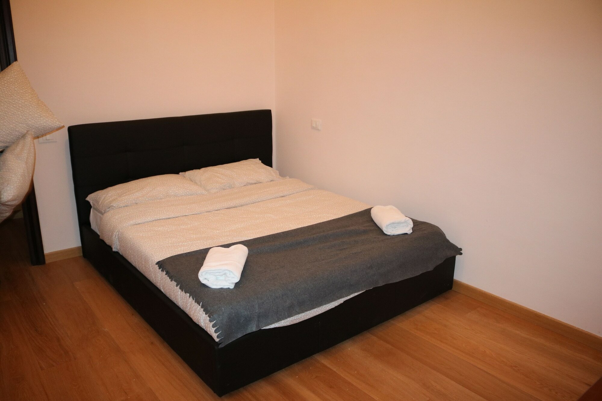 Фото R. T House's