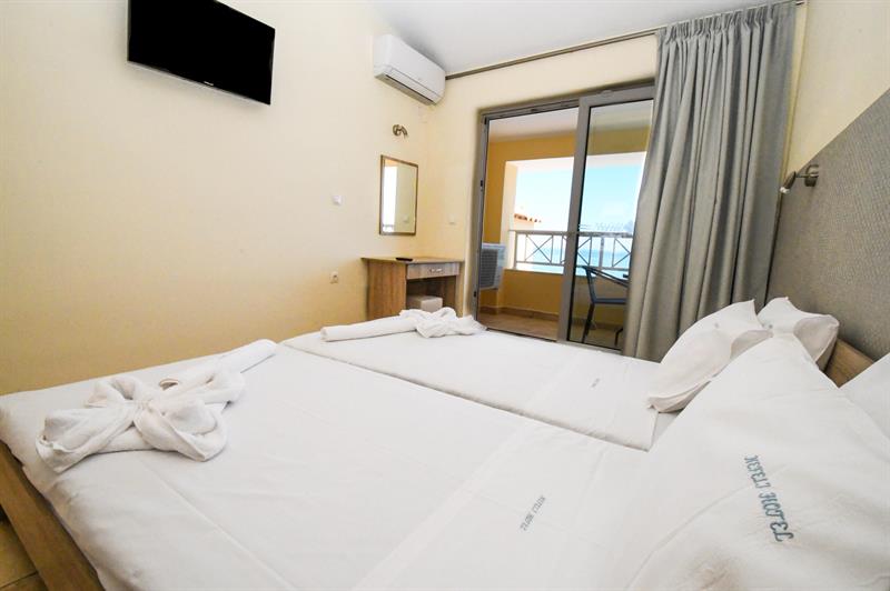 Фото Nefeli Beach Hotel