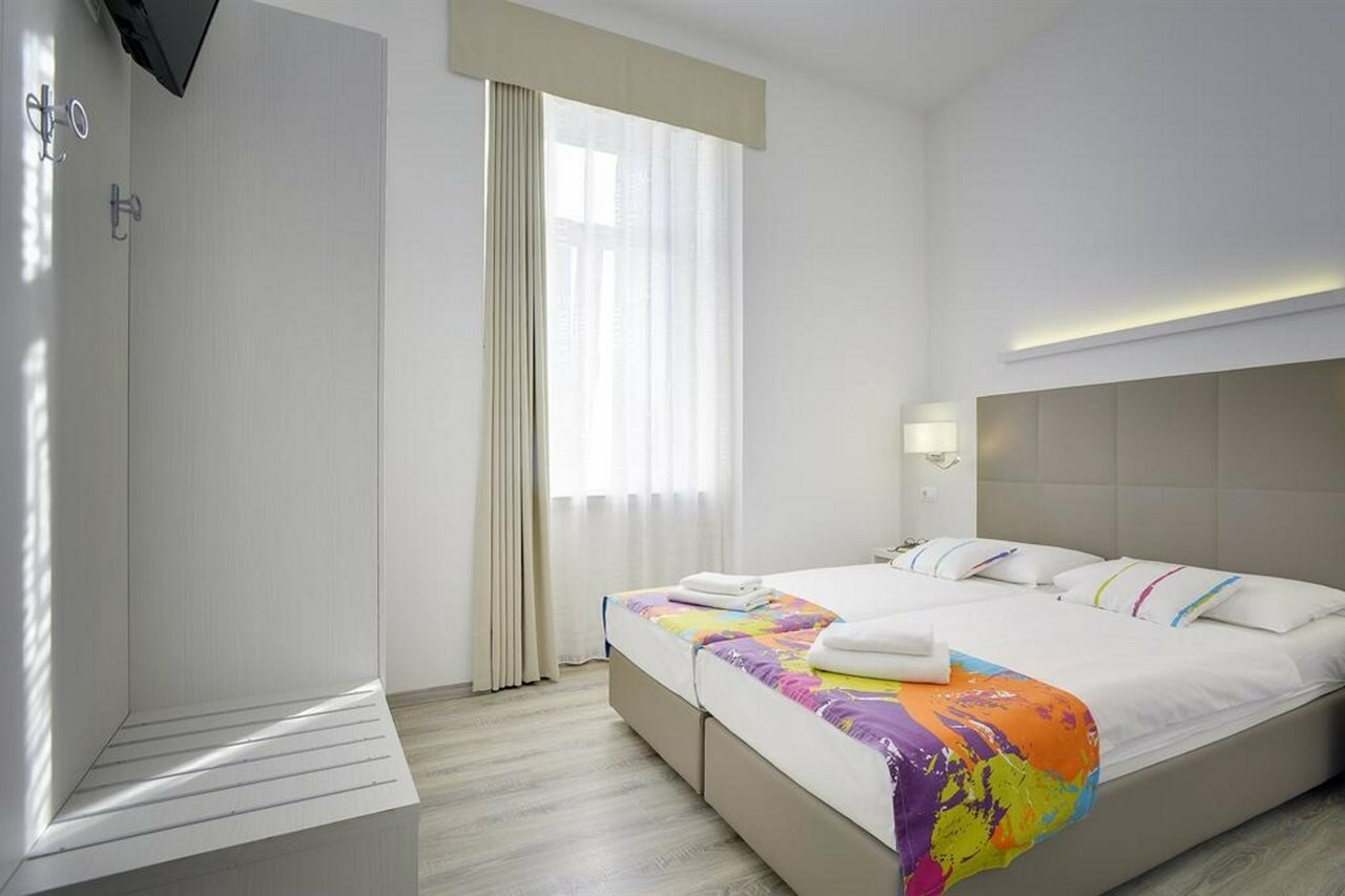 Фото Boutique Suites Joyce