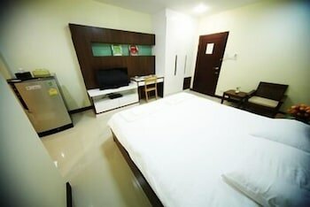 Фото Central place serviced apartment 1