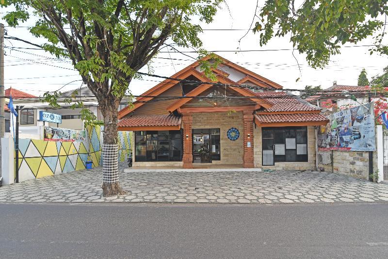 Фото RedDoorz Plus @ Mahendradatta Denpasar