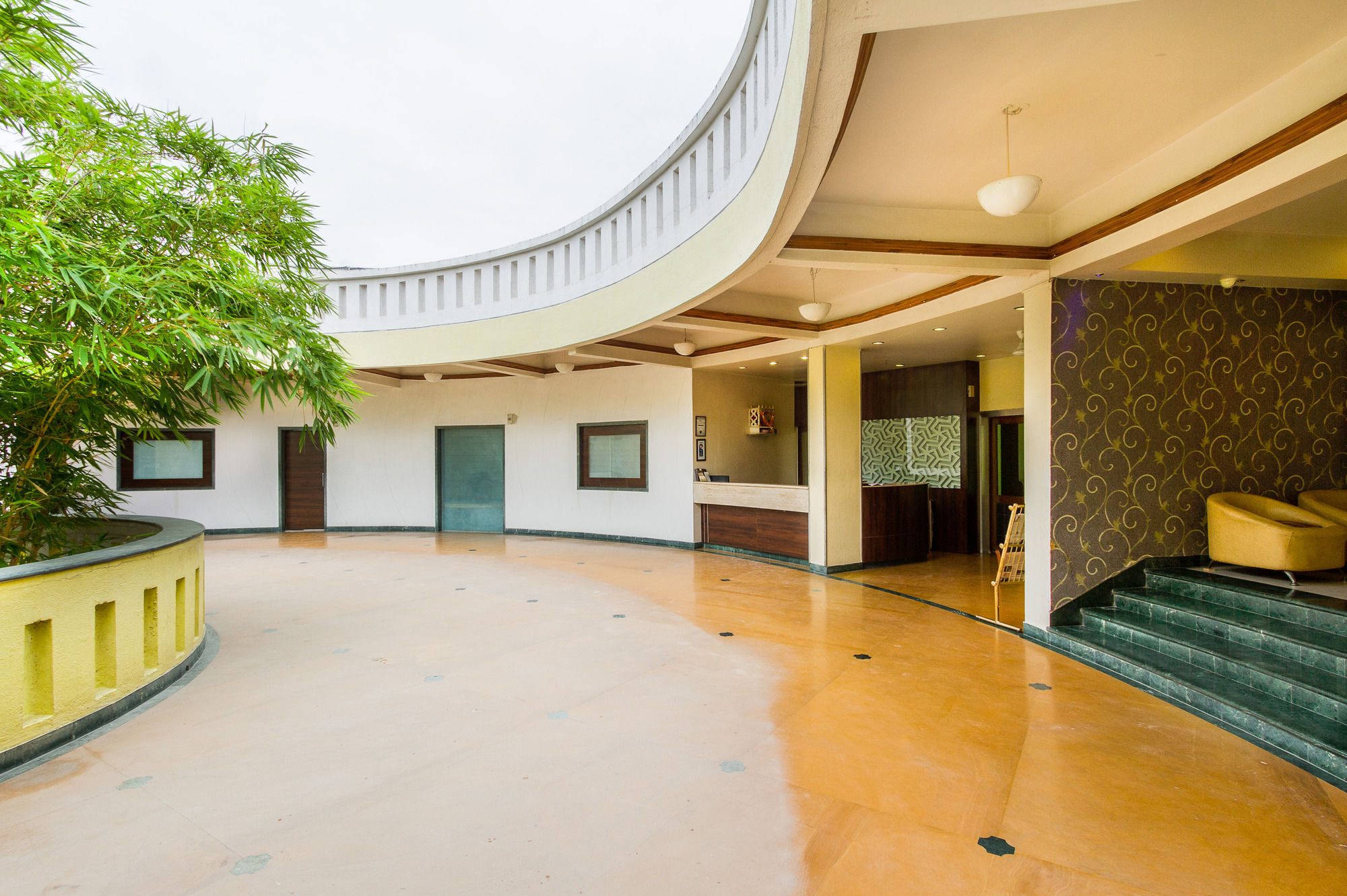 Фото Treebo Trend Niraali Executive