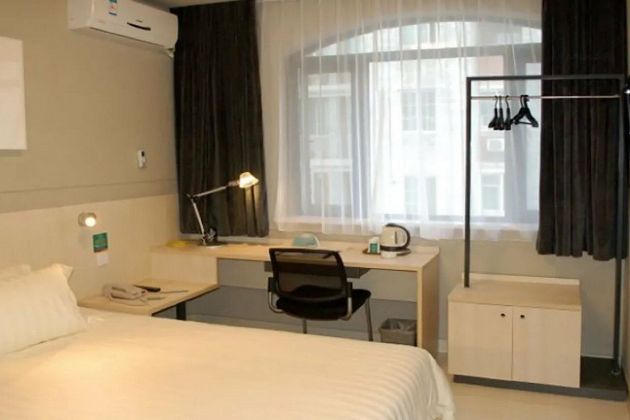 Фото Jinjiang Inn Shanghai Caobao Road Jiuxing Construction Material Market