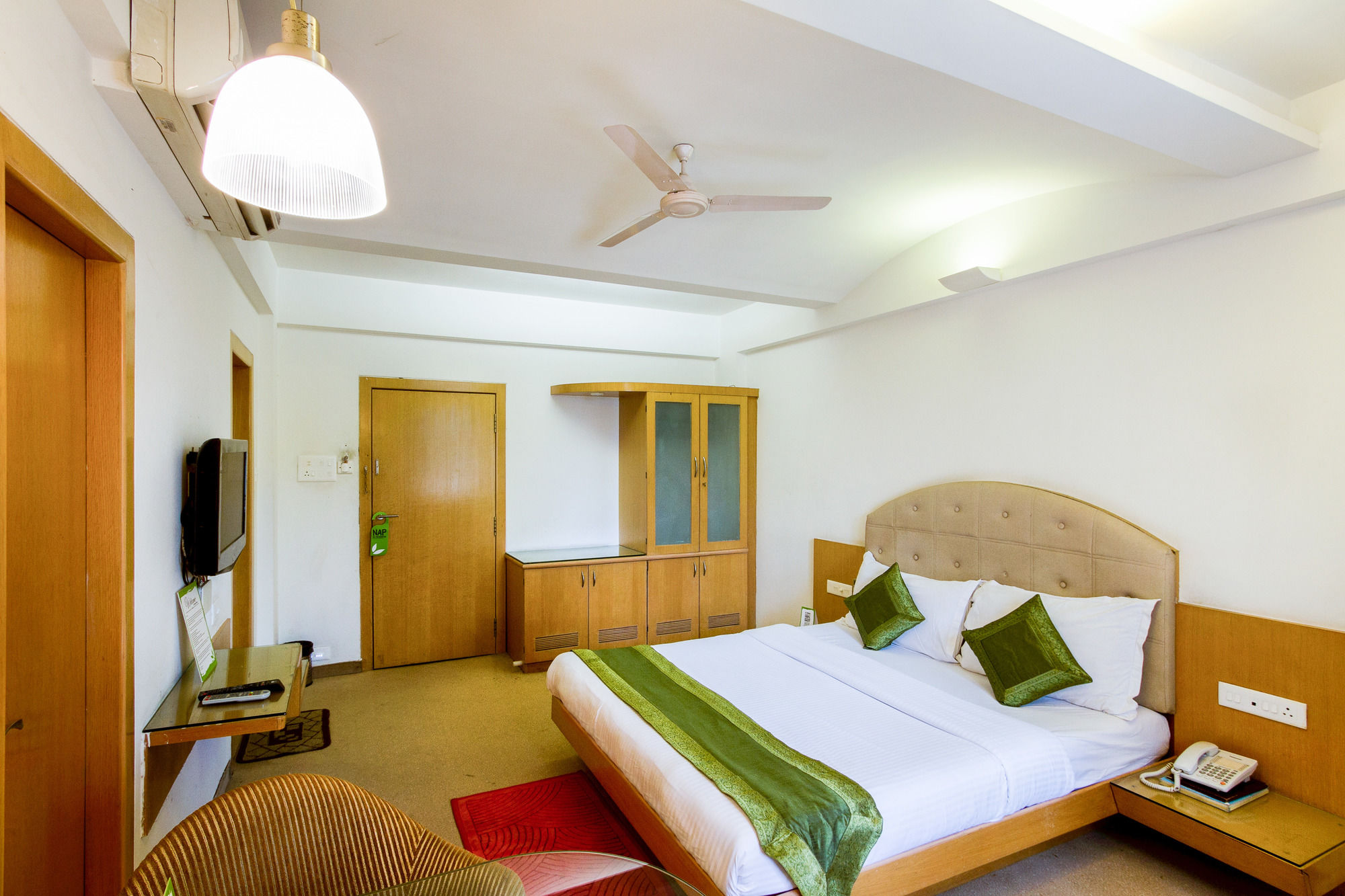 Фото Treebo Trend Niraali Executive