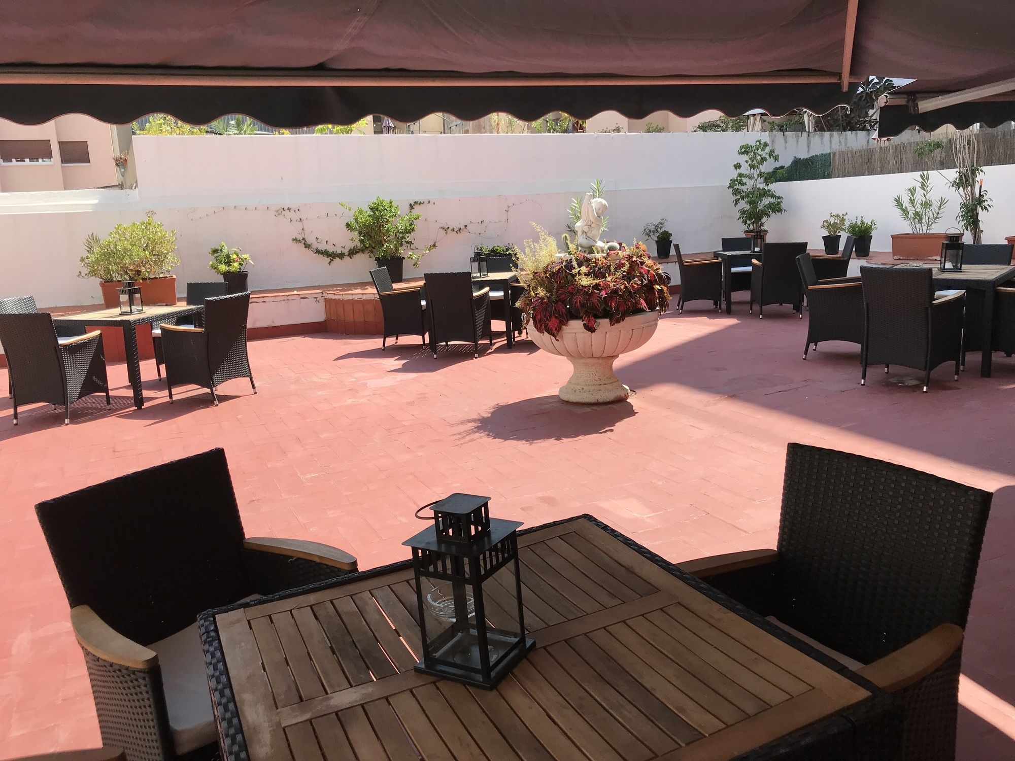 Фото Hostal Liwi