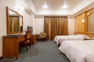 Champion Hotel (City of New Taipei, Banqiao District, Chongqing Road, 91-1), hotel