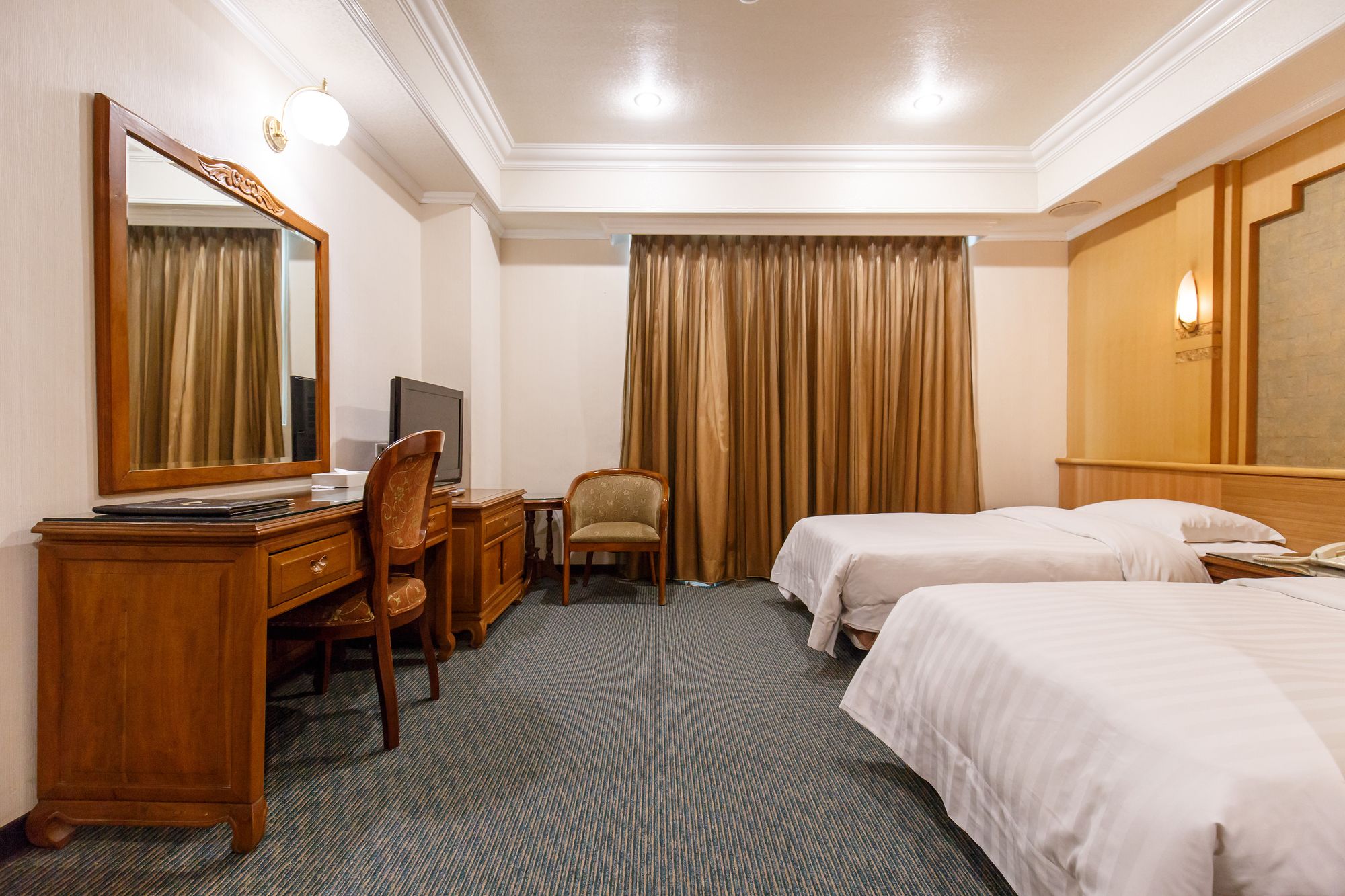 Фото Champion Hotel