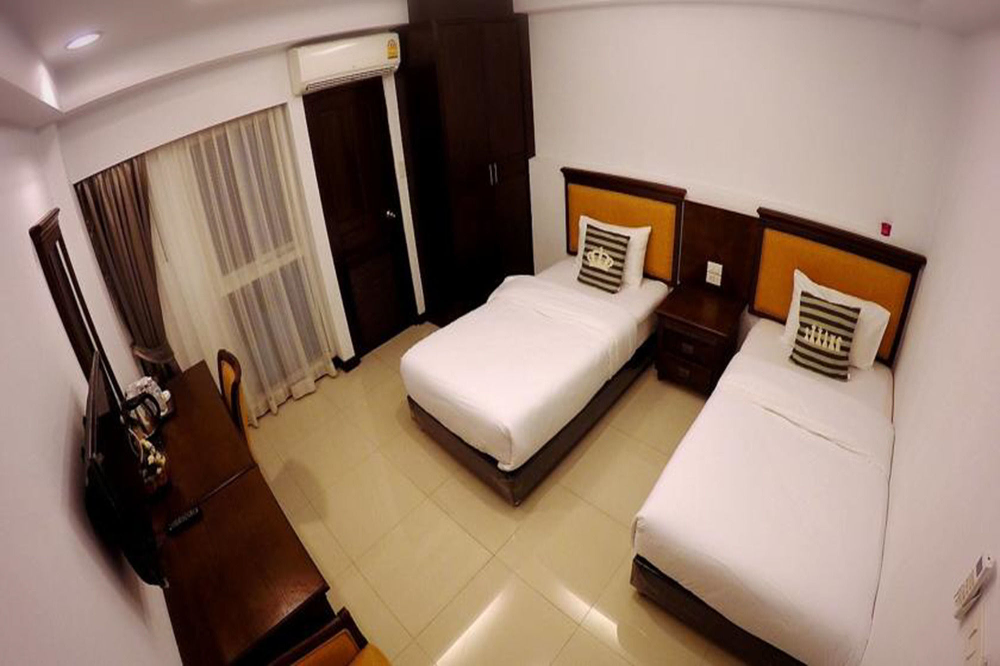 Фото Oyo 898 Sota Residence