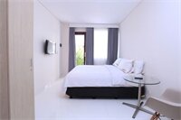 Фото Reddoorz @ Petitenget Seminyak