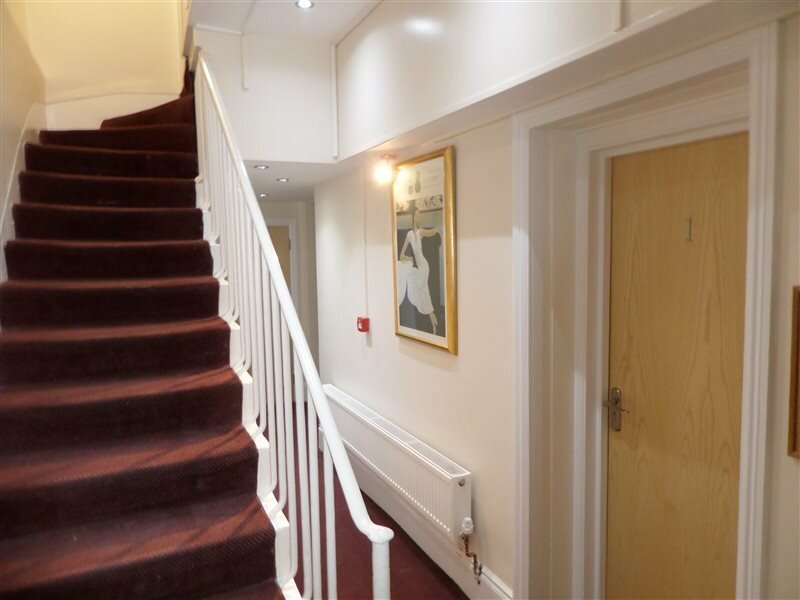 Фото Lancaster Court Hotel