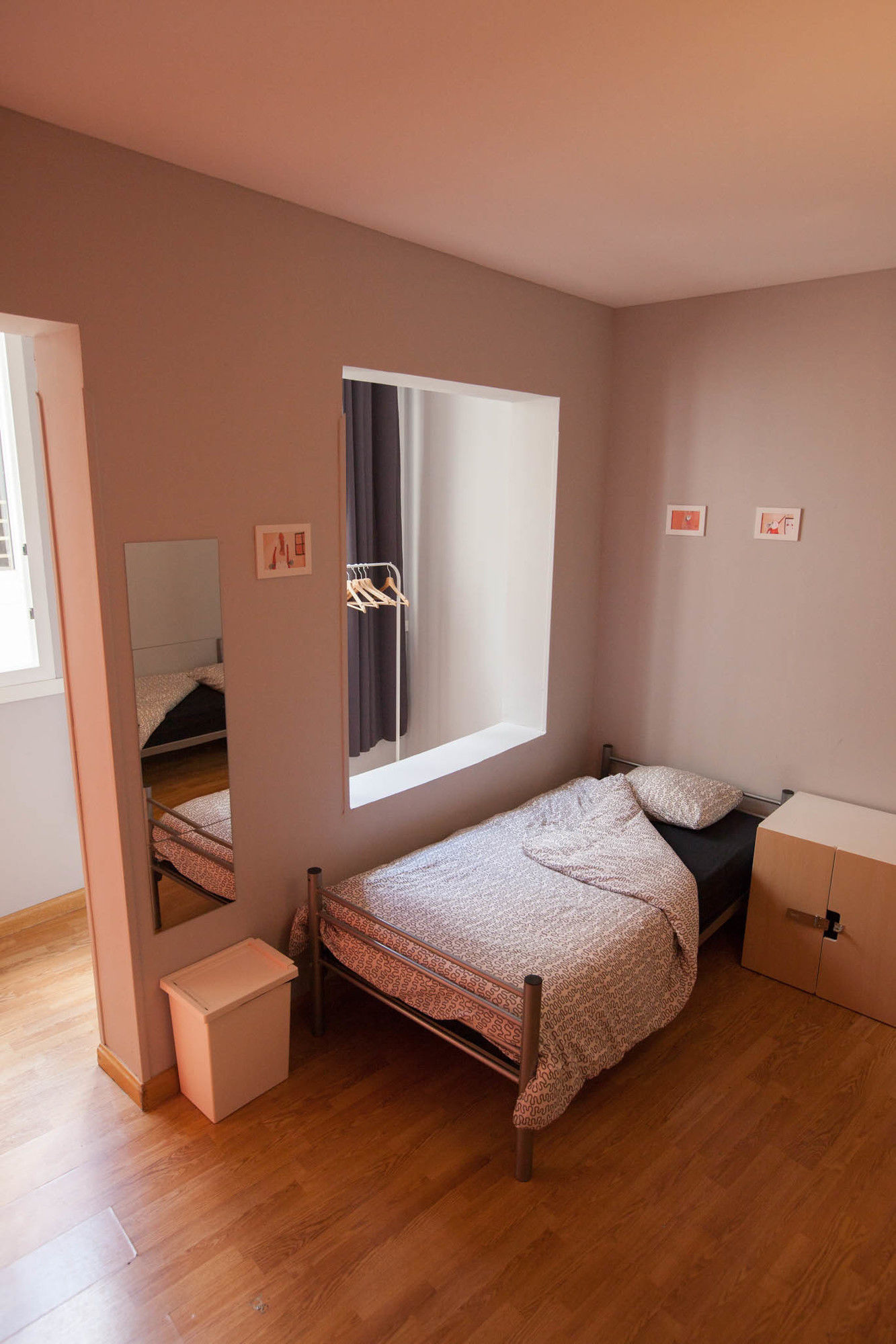 Фото Onefam Sungate Hostel Madrid