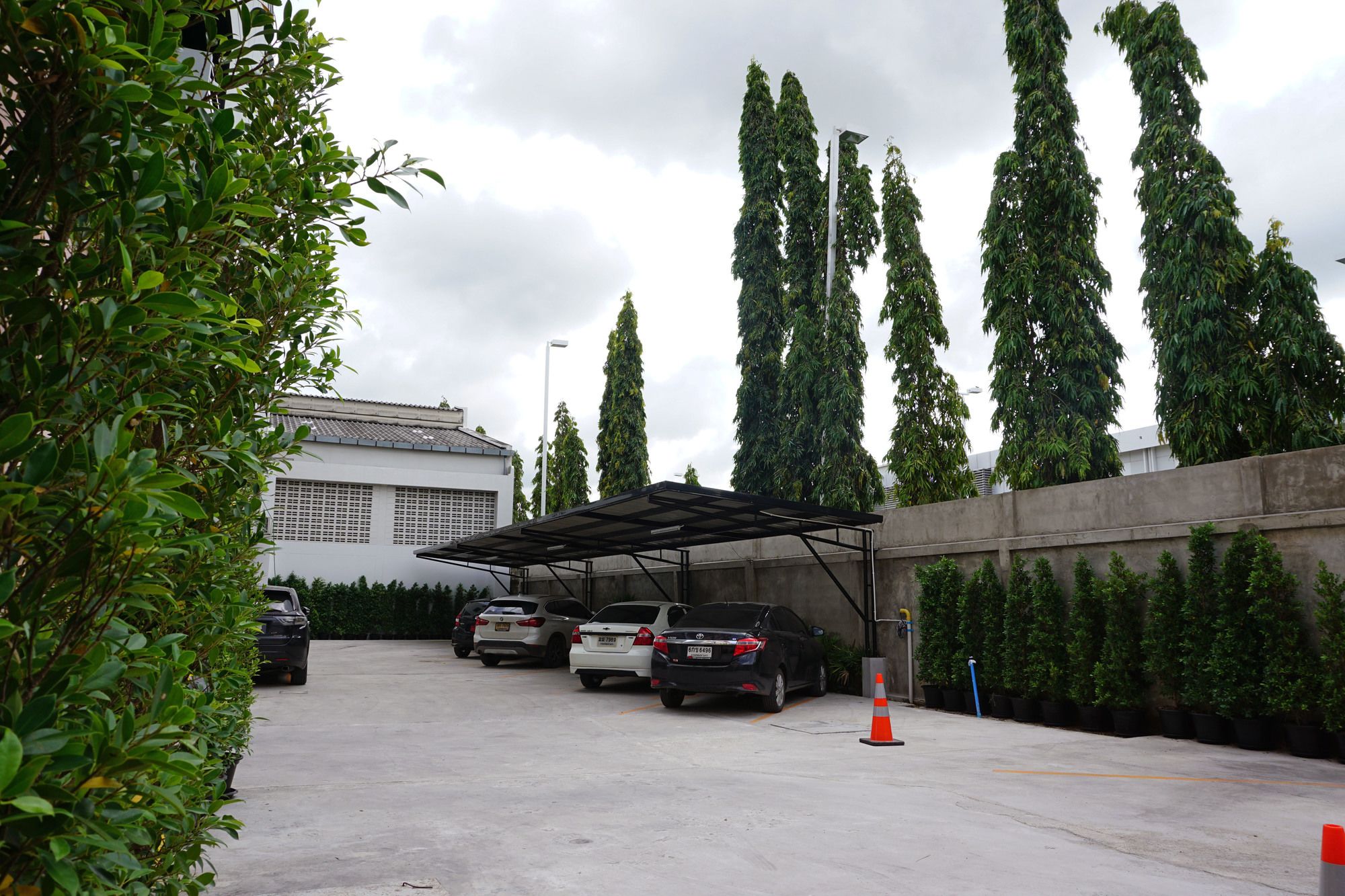 Фото B-Black Hotel Chonburi