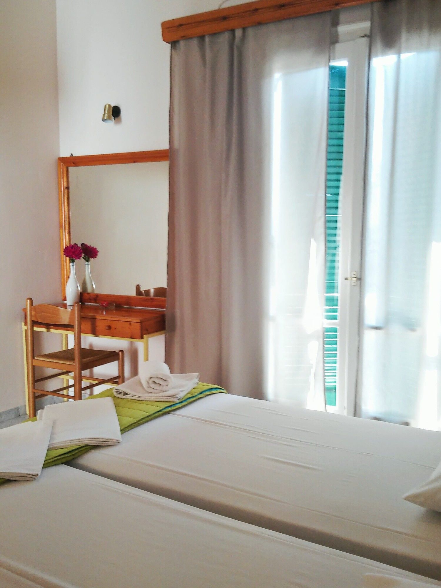 Фото Aegina Hotel