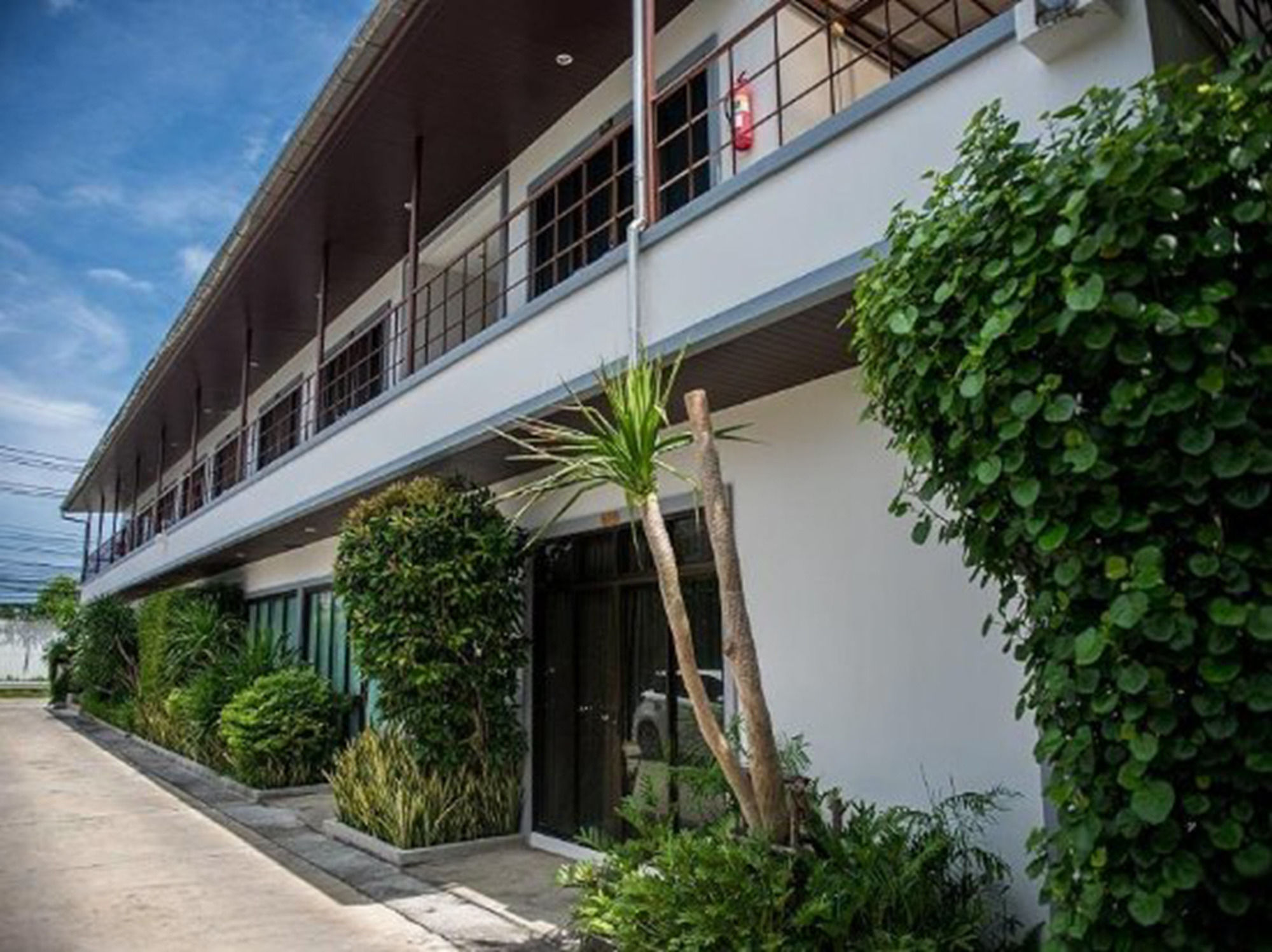 Фото Airport Mansion Phuket