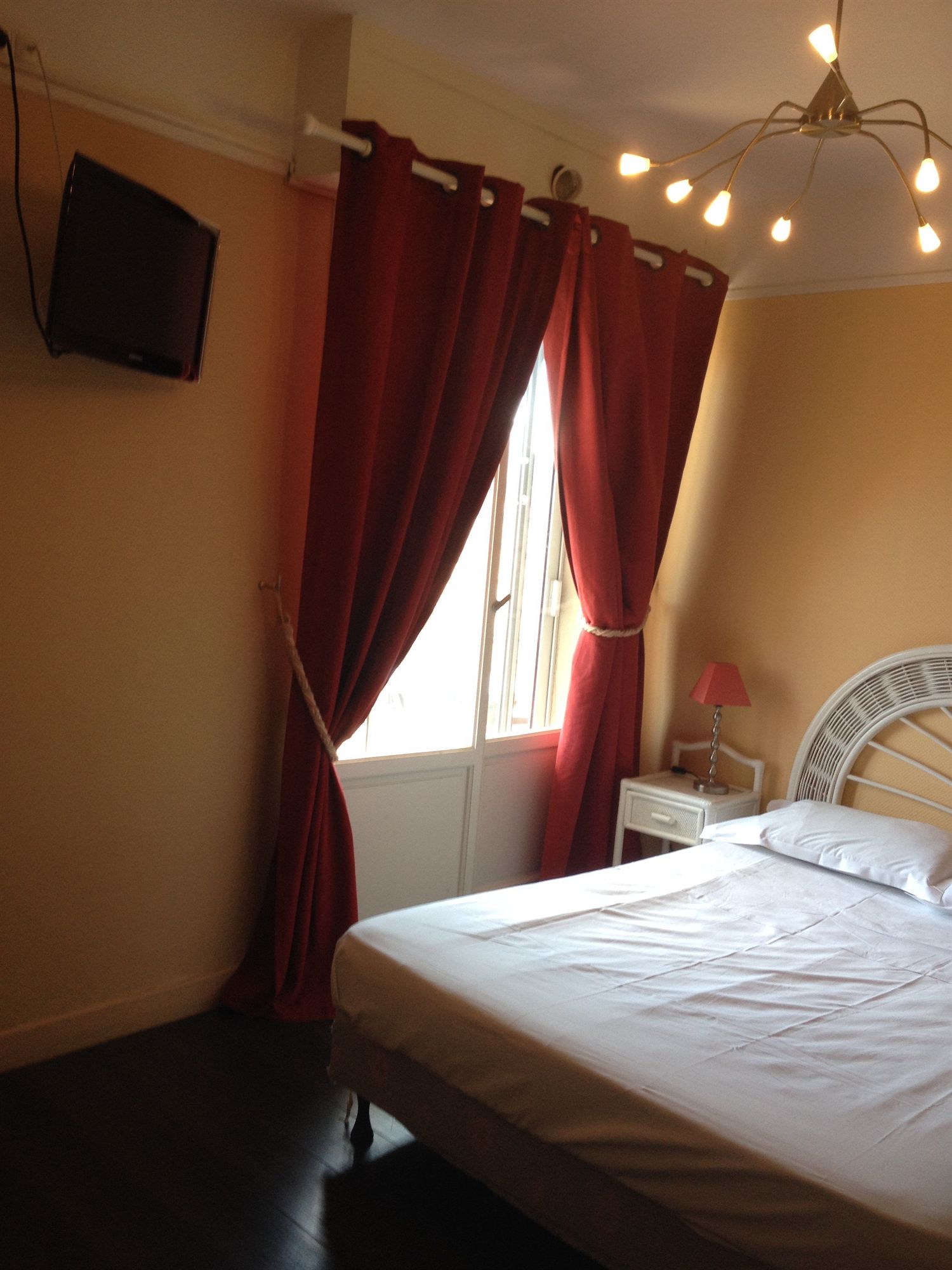 Фото Hôtel Bellevue Cannes