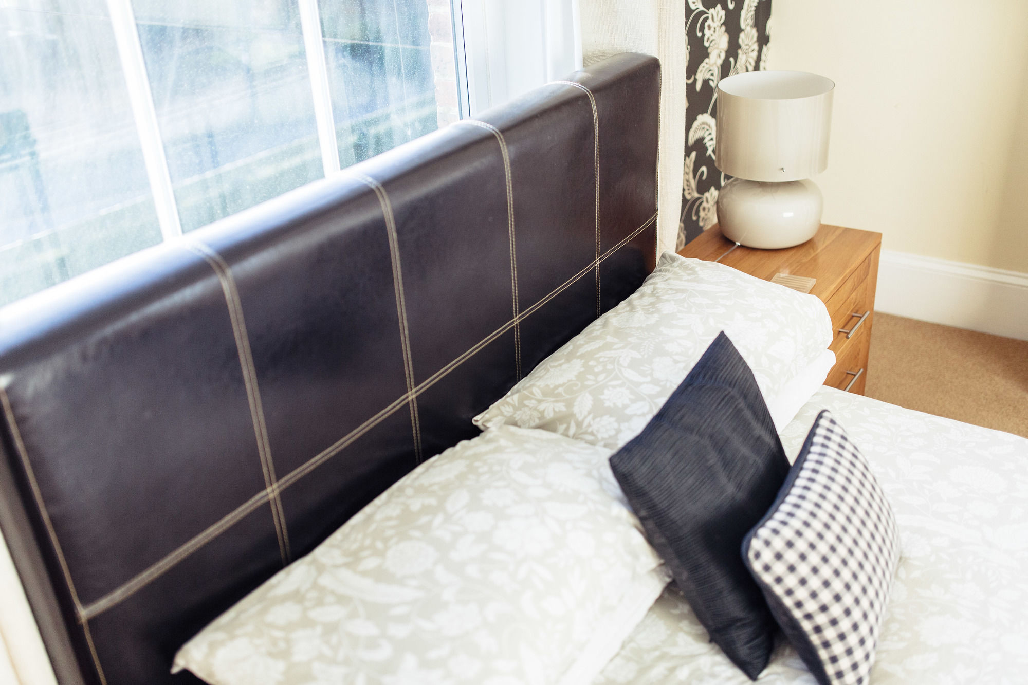 Фото The Caledon