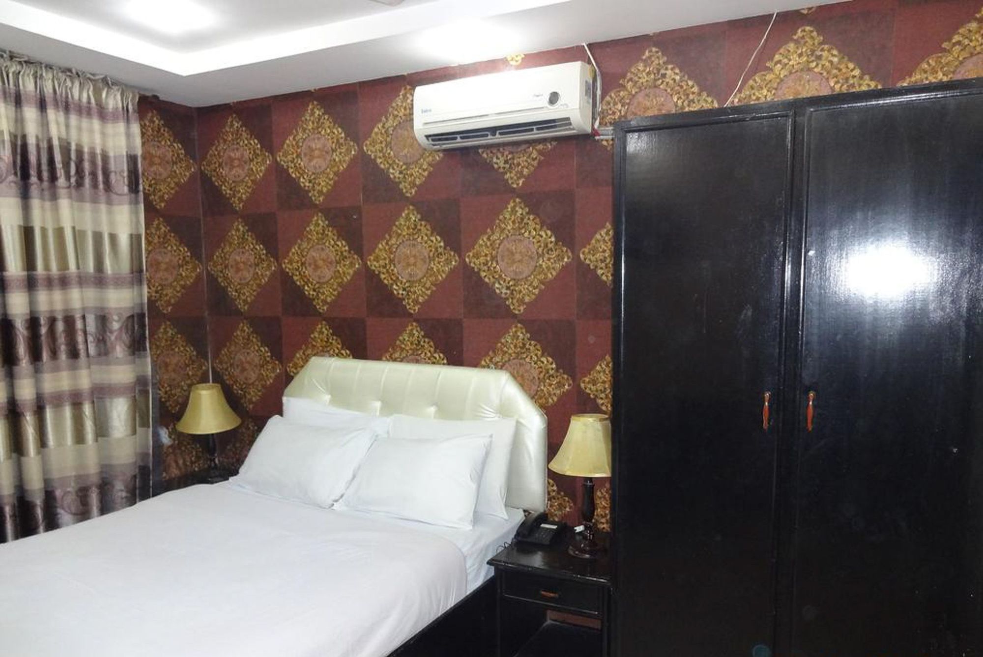 Фото Mall View Hotel