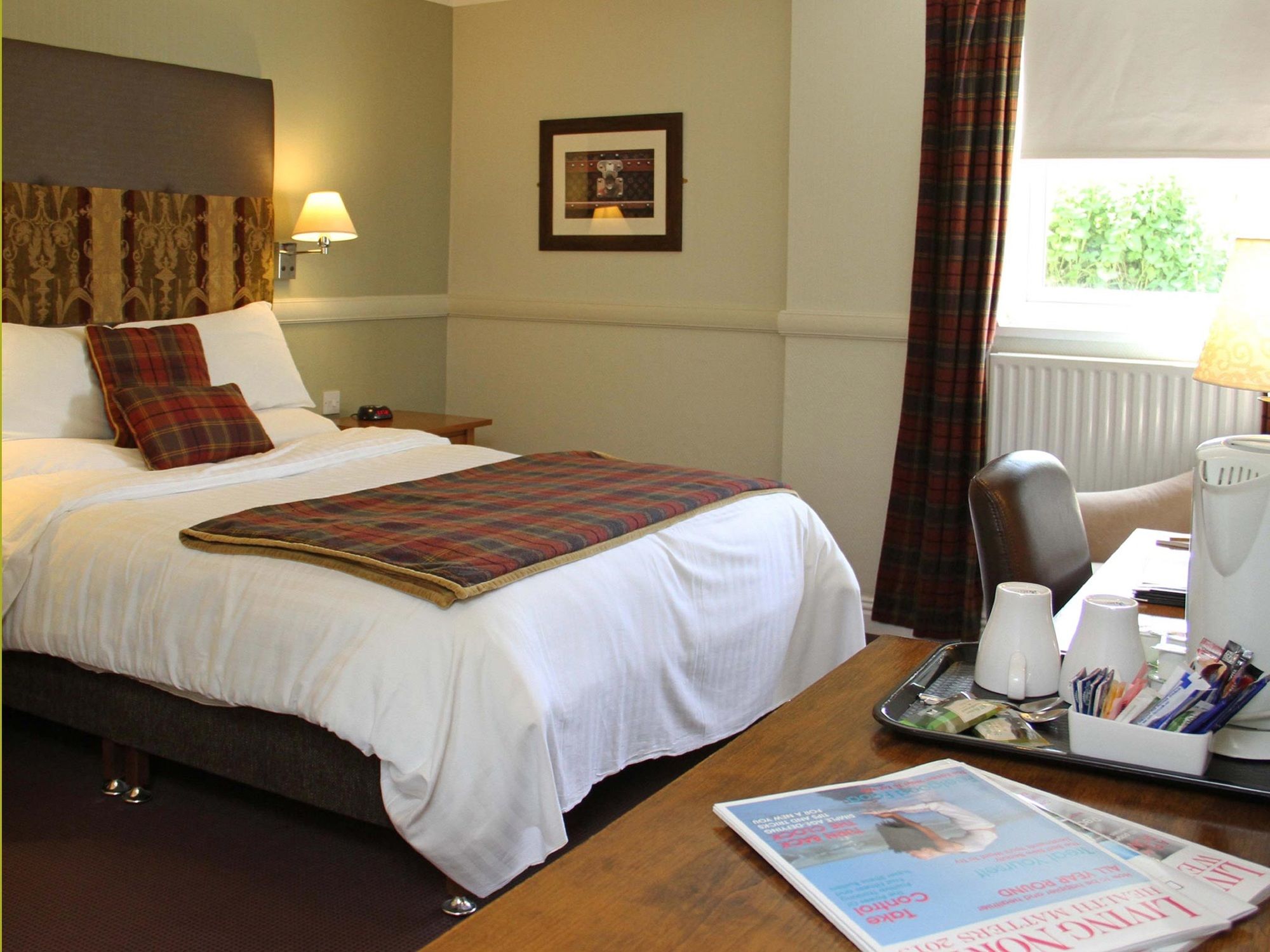 Фото Honest Lawyer Hotel