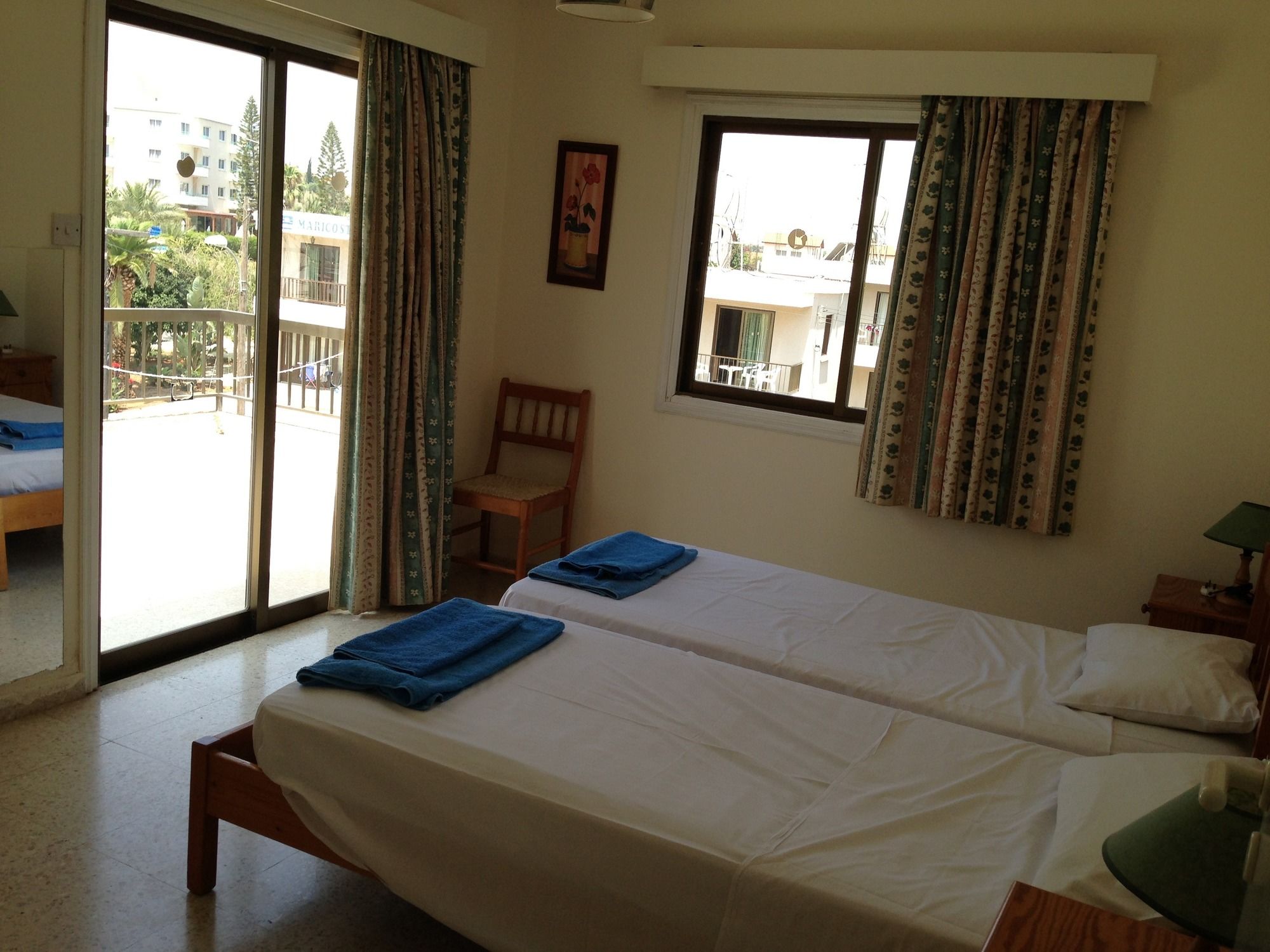 Фото Constantaras Apartments