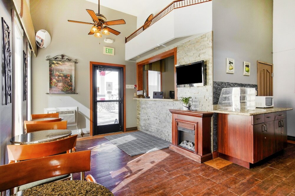 Фото Oyo Hotel Castle Rock Co Downtown