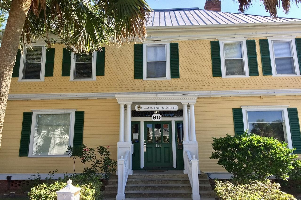 Фото Coombs Inn & Suites