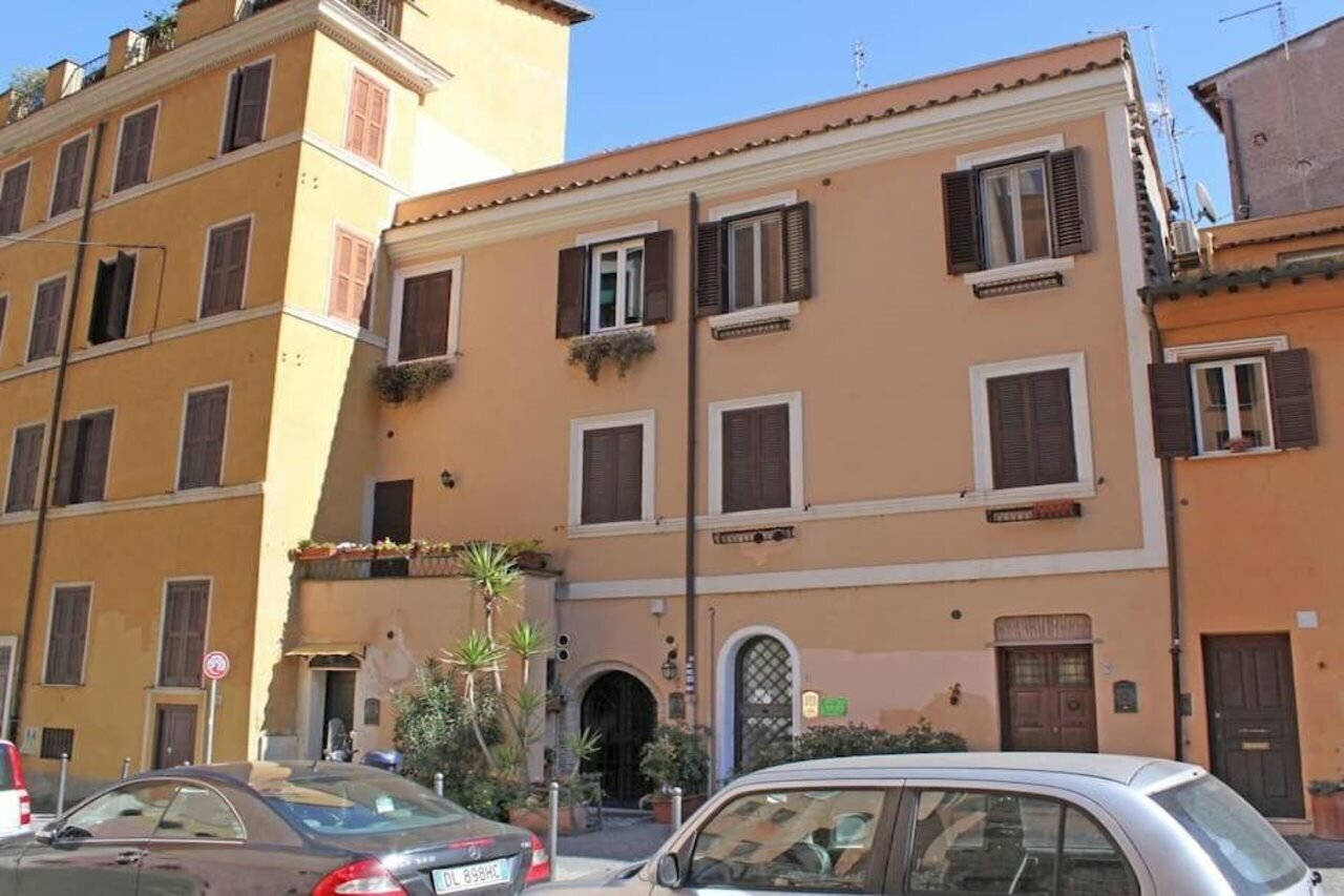 Фото Sofia alla VII coortein trastevere