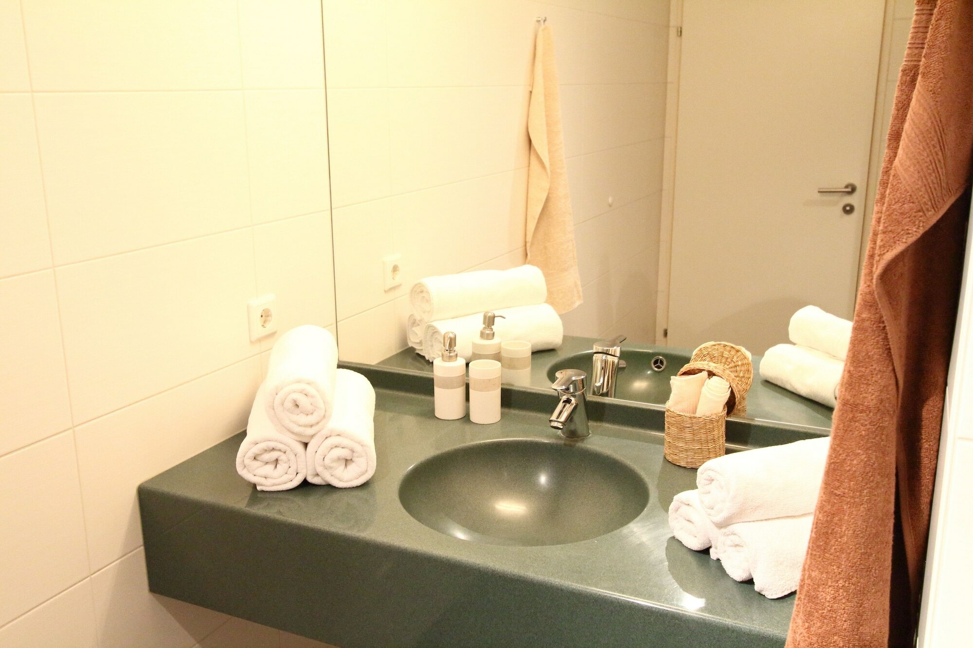 Фото Royal Living Apartments