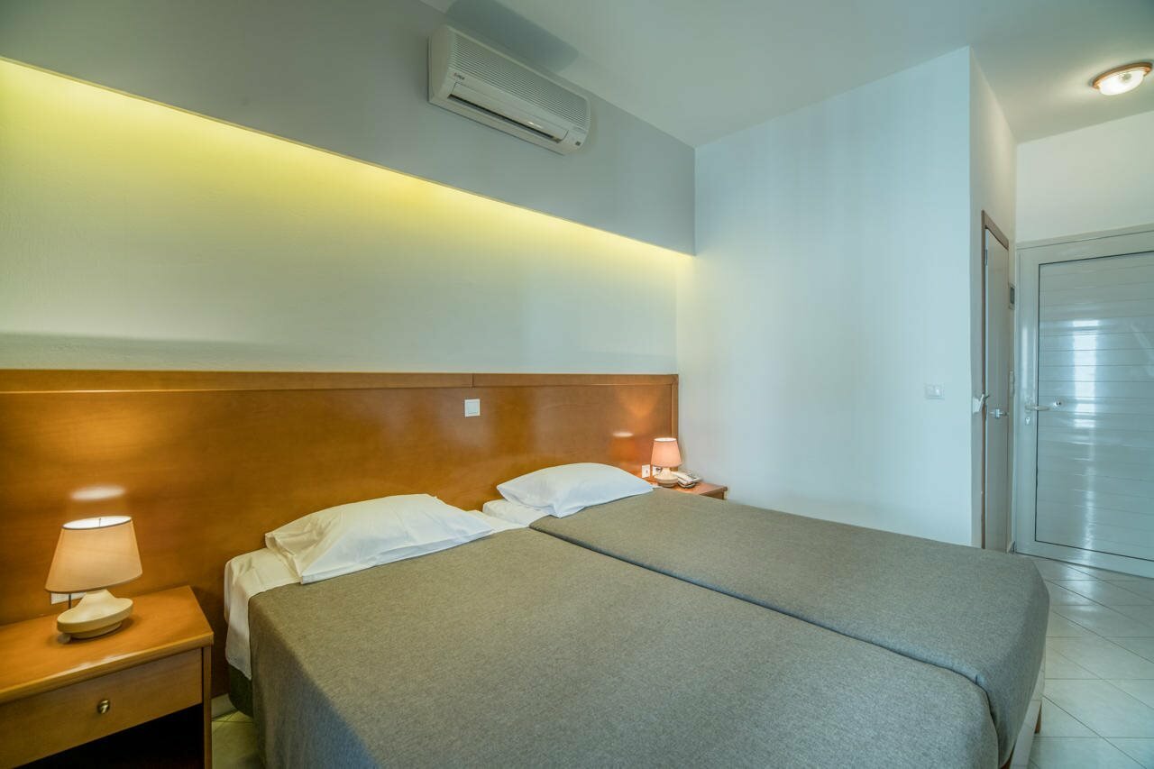 Фото Hiona Holiday Hotel