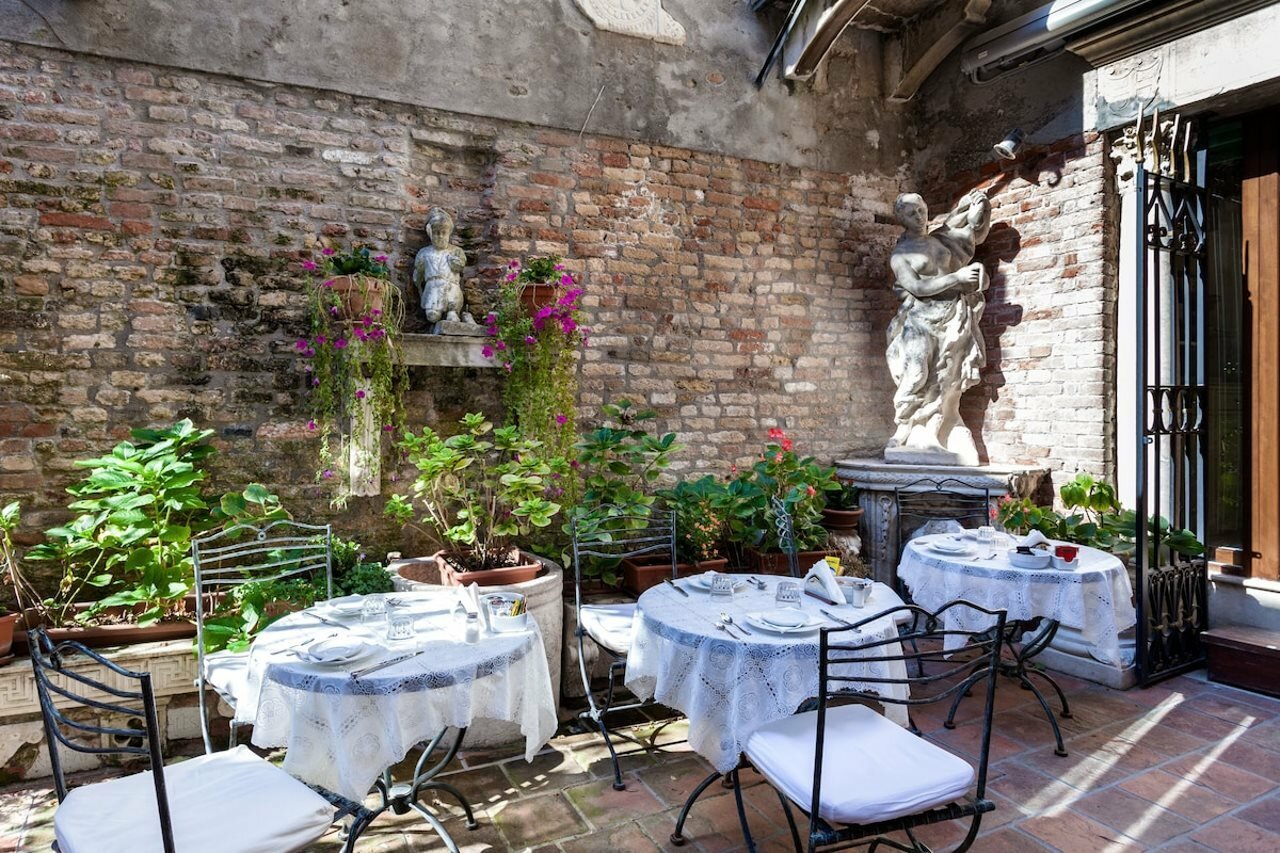 Фото Hotel Al Ponte Mocenigo