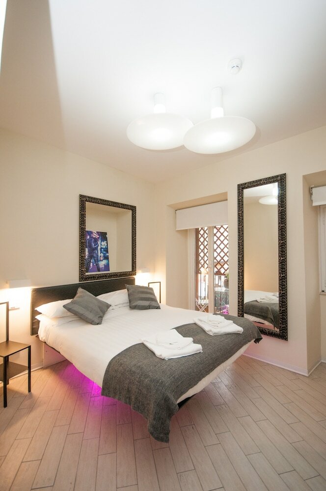 Фото First Floor