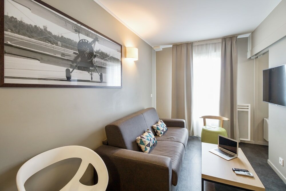 Фото Appart'City Confort Le Bourget - Aéroport