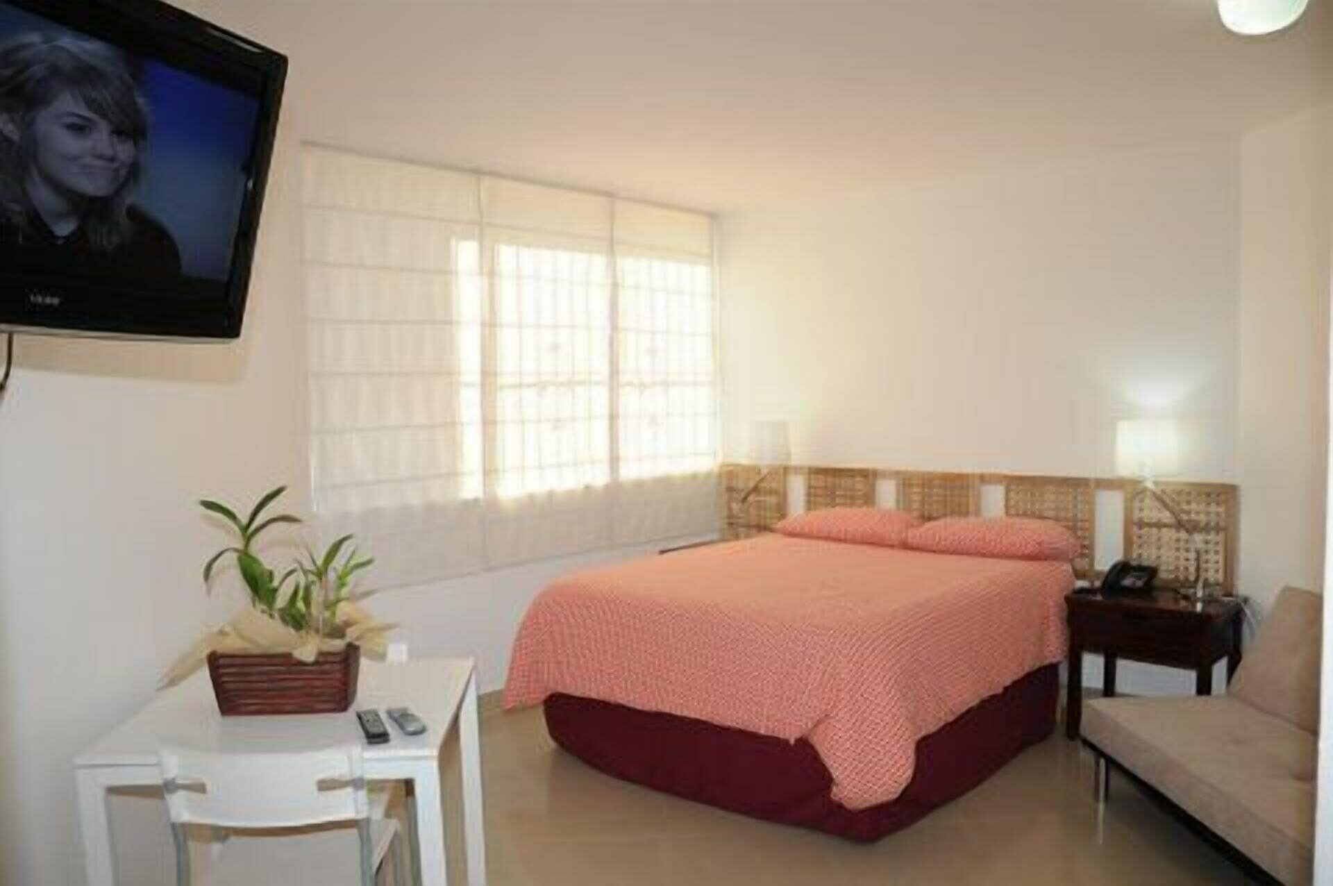 Фото Aparta Hotel Plaza del Sol