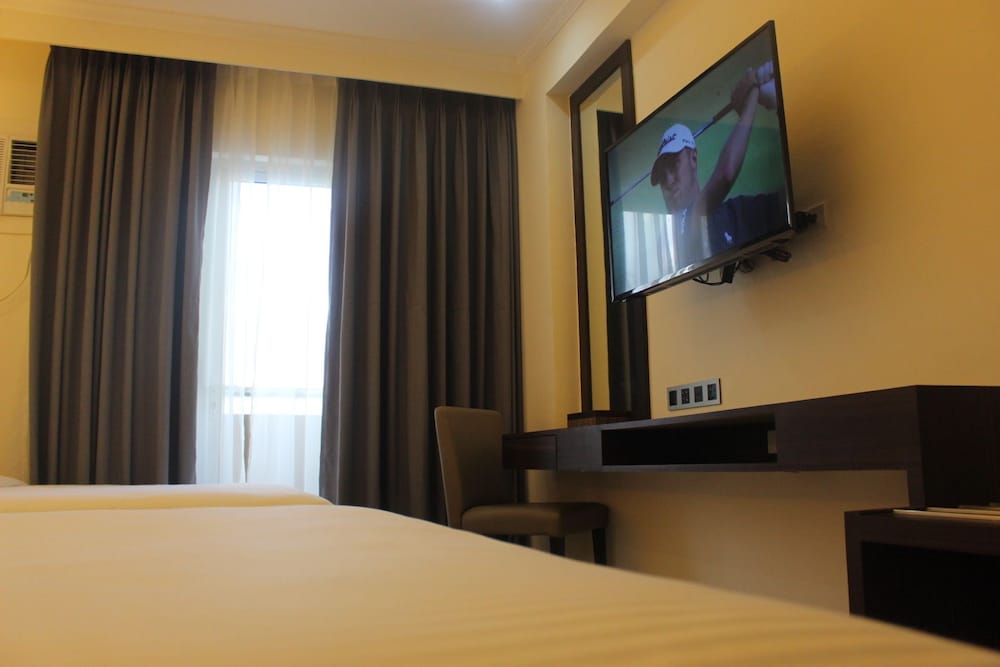 Фото Sotogrande Iloilo Hotel