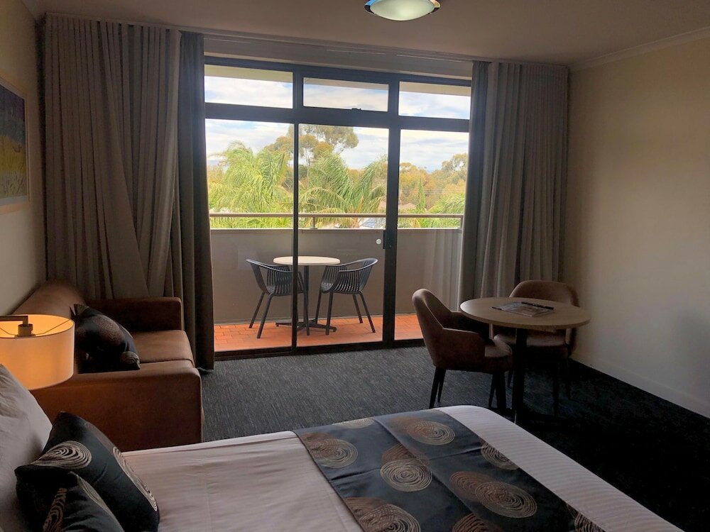 Фото Comfort Hotel Adelaide Meridien